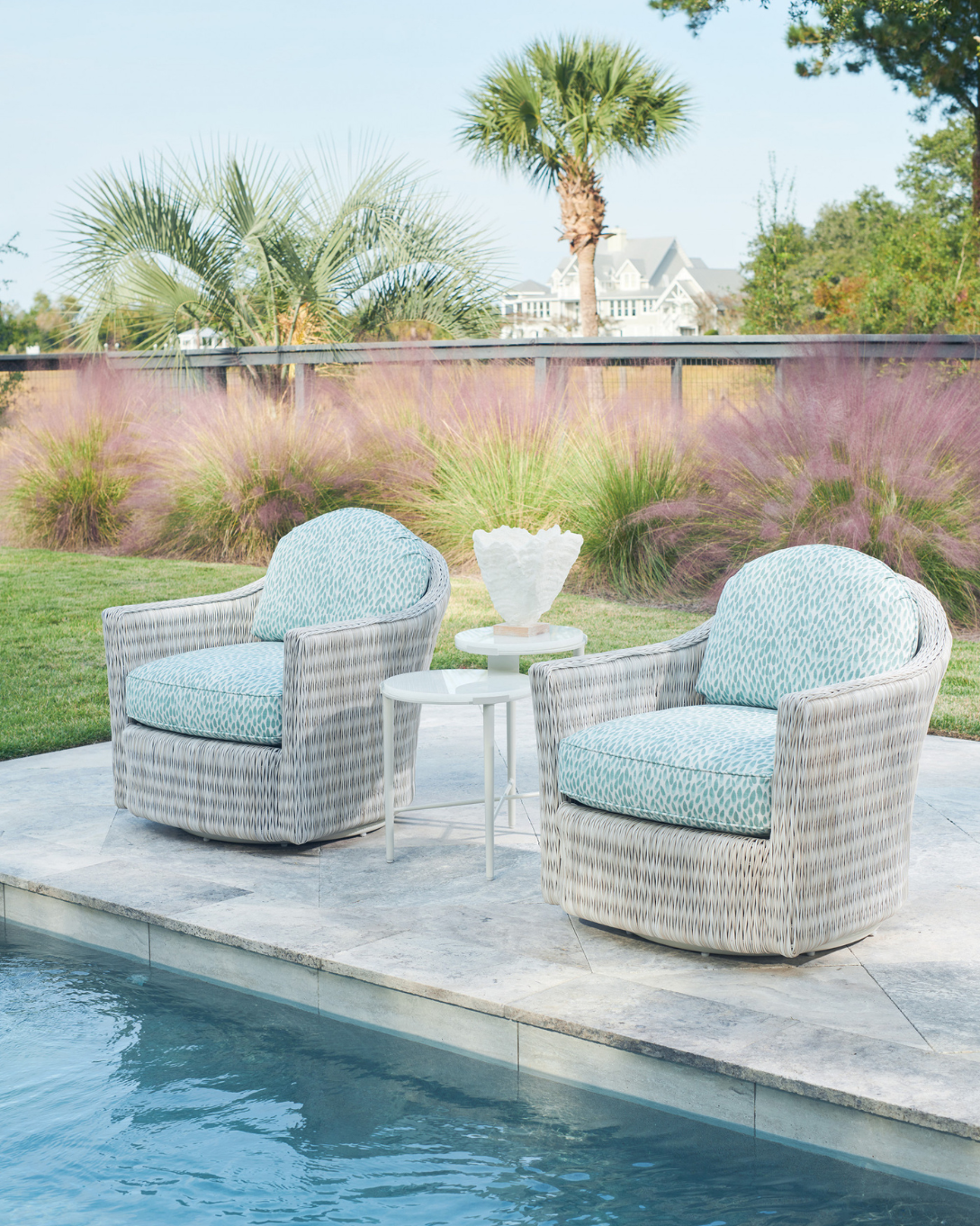 Swivel Lounge Chair