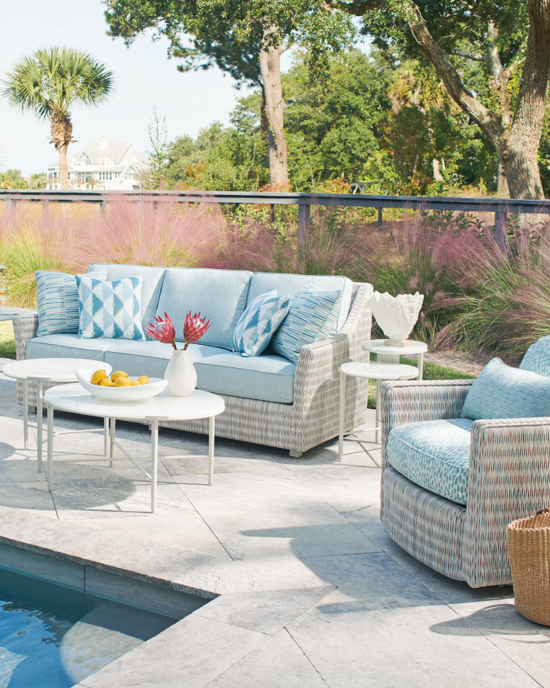 Swivel Lounge Chair