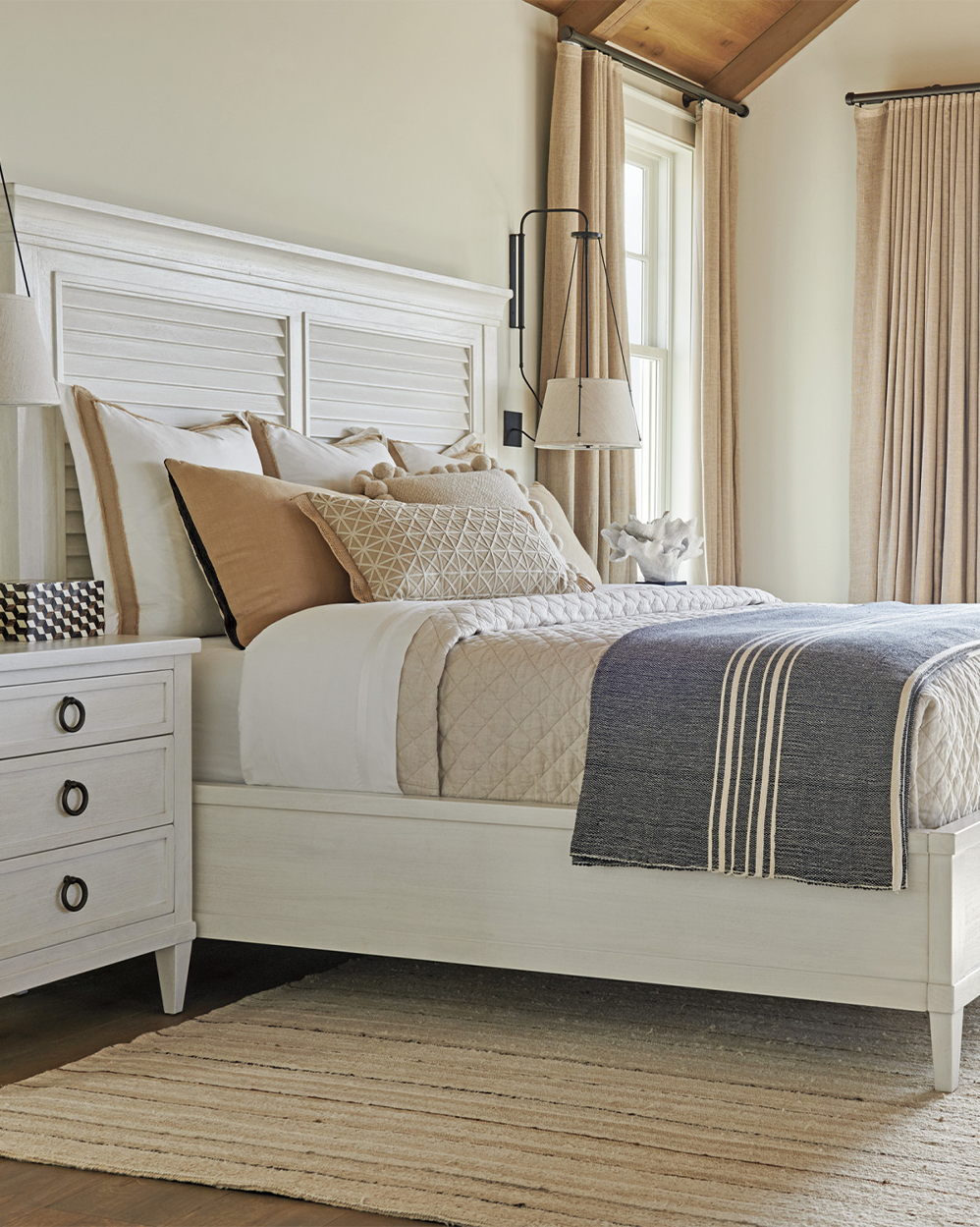 Royal Palm Louvered Bed