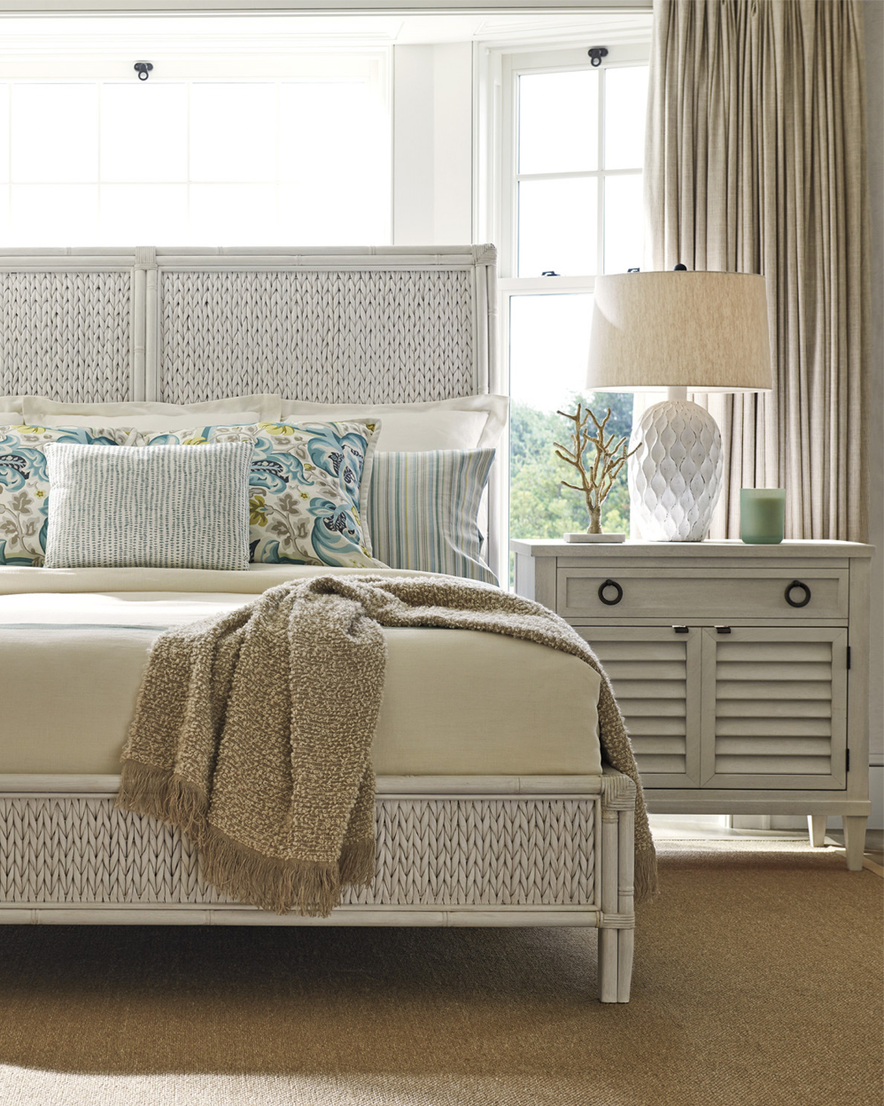 Siesta Key Woven Bed